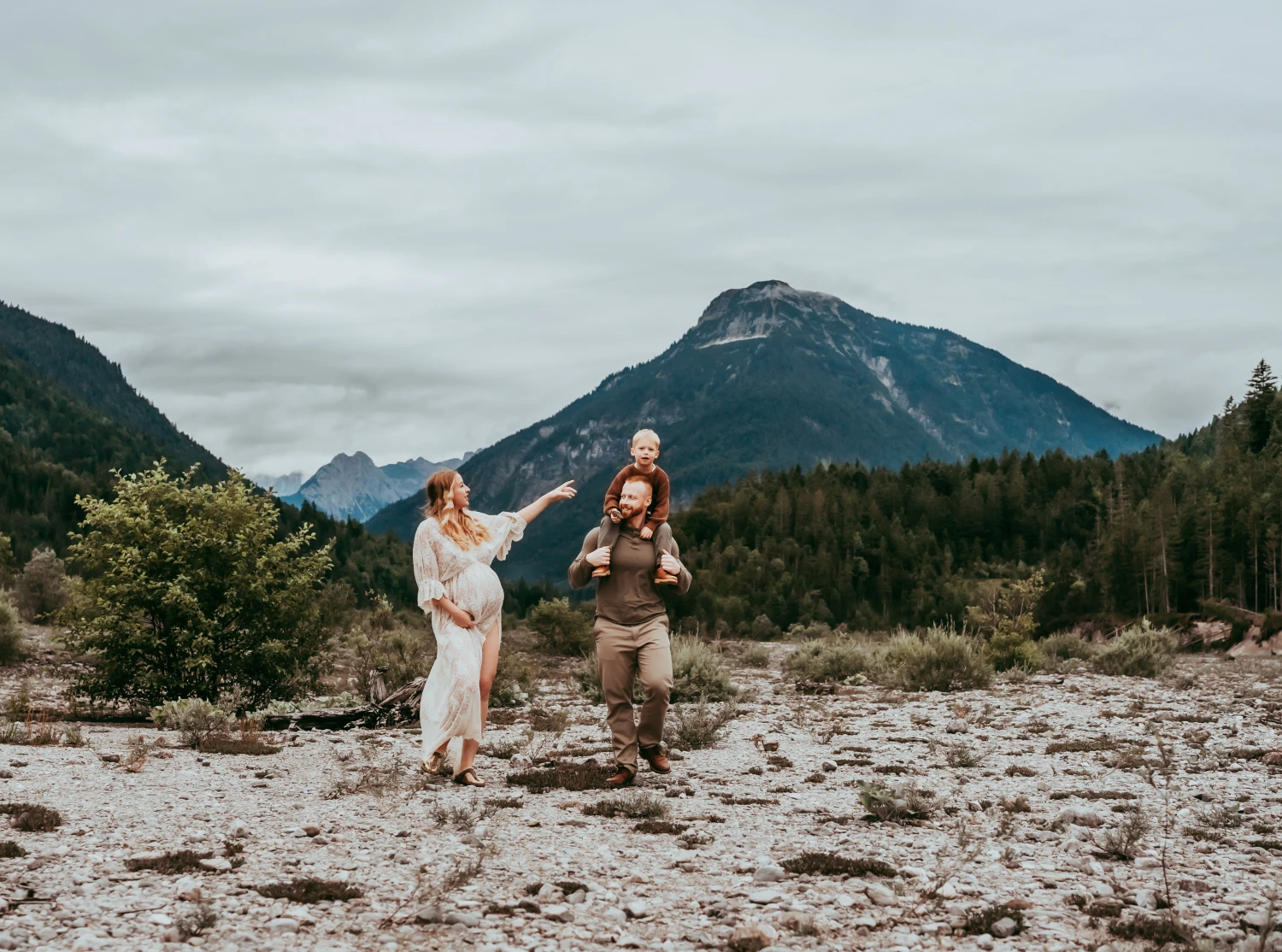 Antonia Orologio, Amal-Babybauchfotografie