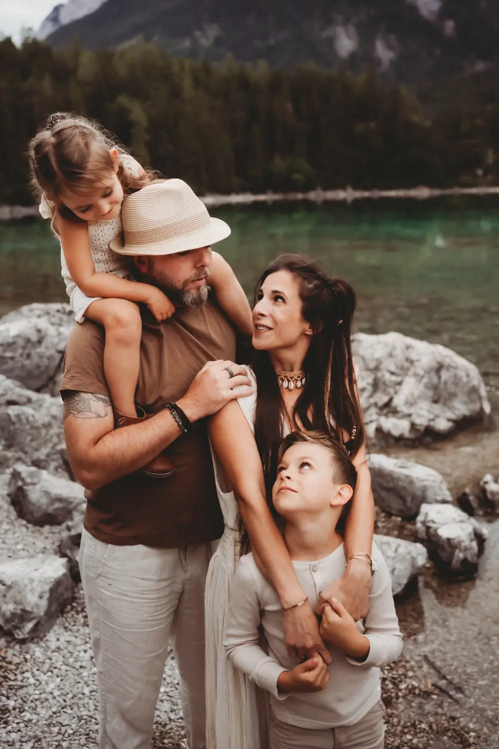 Antonia Orologio, Familienfotografie, Vater und Neugeborenes